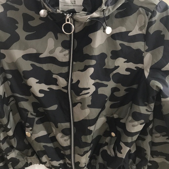 Girls army cropped jacket never been worn - Picture 3 of 3